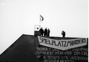 Polizei auf dem Dach! Kreuziger Straße, Bauspielplatz 1990
